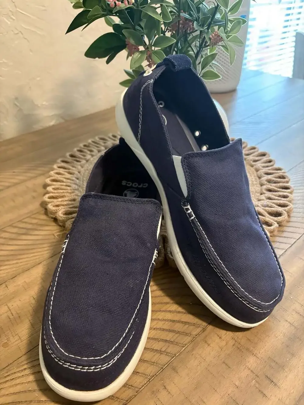 Crocs Walu Canvas Mens size 10 Slip-On Loafers (6)